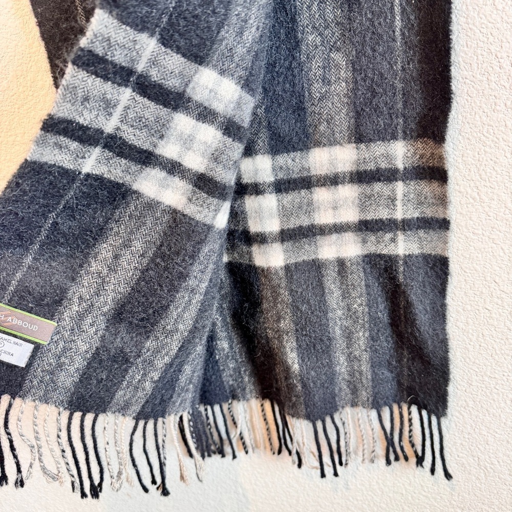 Classic Winter Plaid Scarf Joseph Abboud Camel Hair Black Gray Fringe A18 - Picture 6 of 7
